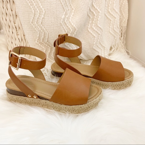 NEW Sami Platform Sandal- in Tan - Picture 3 of 6